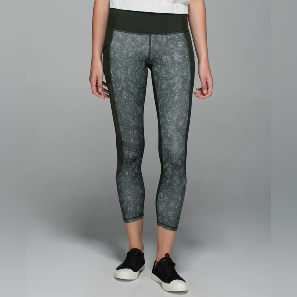 Lululemon High Times Pant SE Luxtreme Mesh size 6 Jazzy White Gator Green